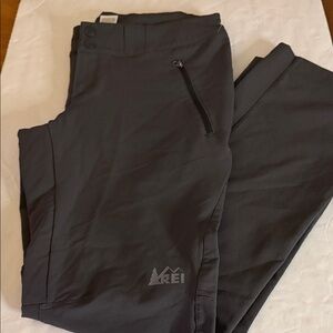 REI womens Dark Gray Cargo hiking pants